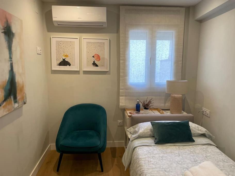 Apartamento Velarde-Maestranza Séville Extérieur photo